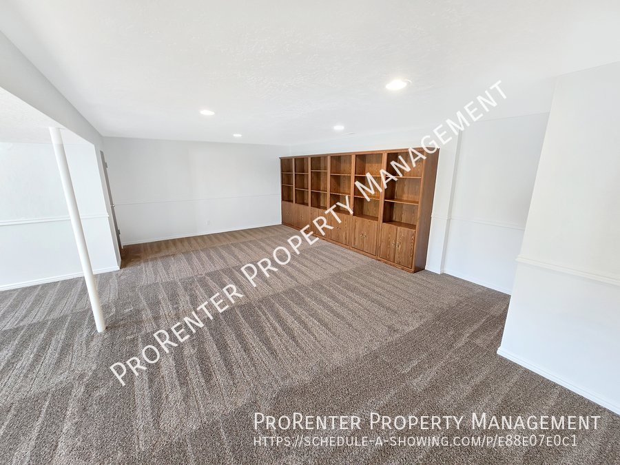 Spacious 4 Bed, 3 Bath Clinton Home property image