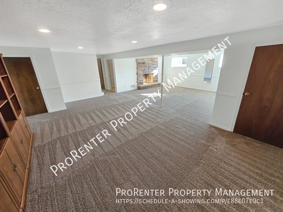 Spacious 4 Bed, 3 Bath Clinton Home property image