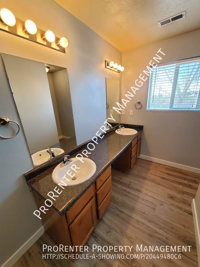 Two Story 3 Bed, 2.5 Centerville Home property image