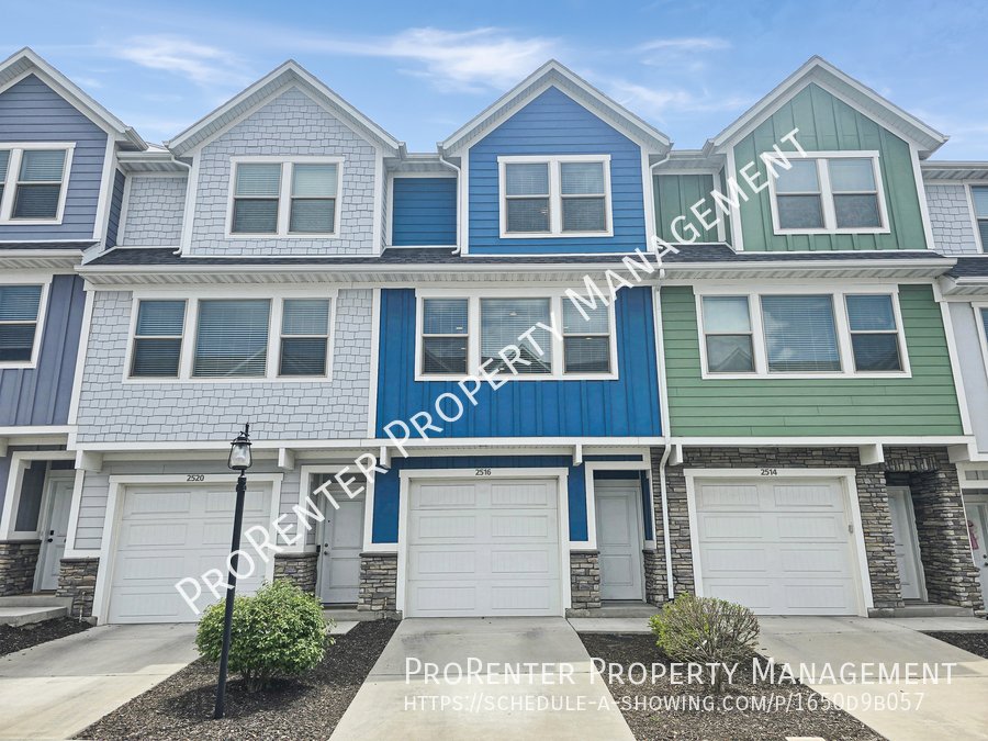 Like New 2 Bed, 2.5 Bath Townhome property image