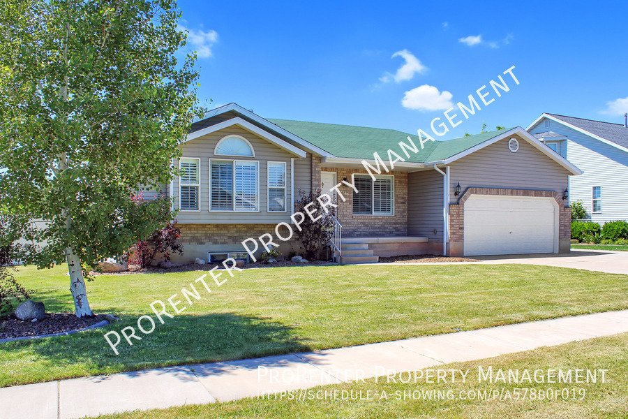 Spacious 4 Bed, 3 Bath Syracuse Home property image