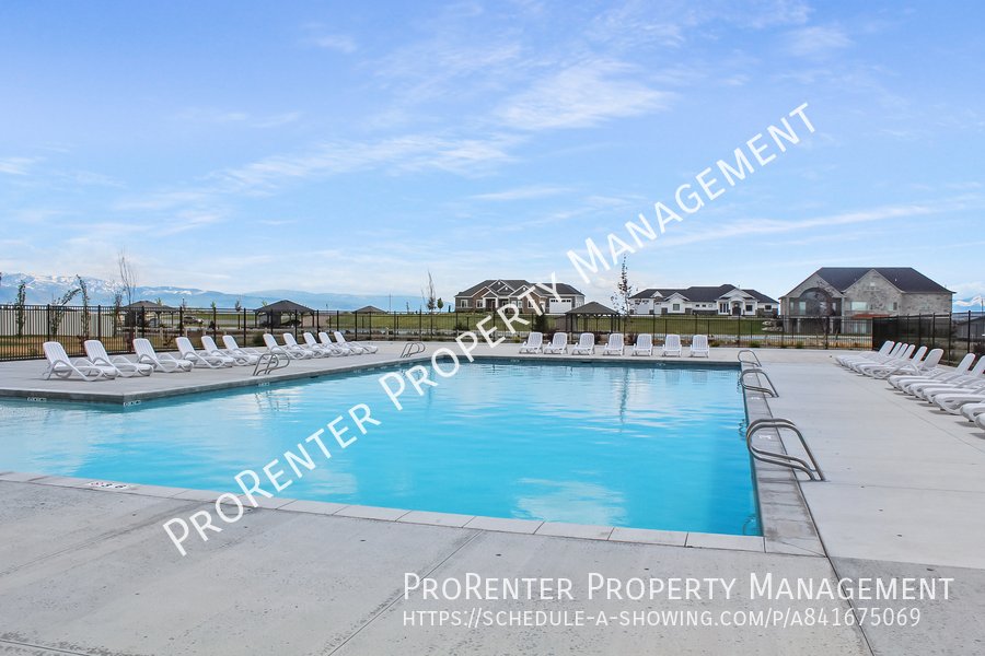 Like New 3 Bed, 2.5 Bath Syracuse Home property image