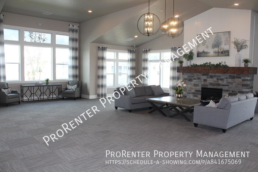 Like New 3 Bed, 2.5 Bath Syracuse Home property image