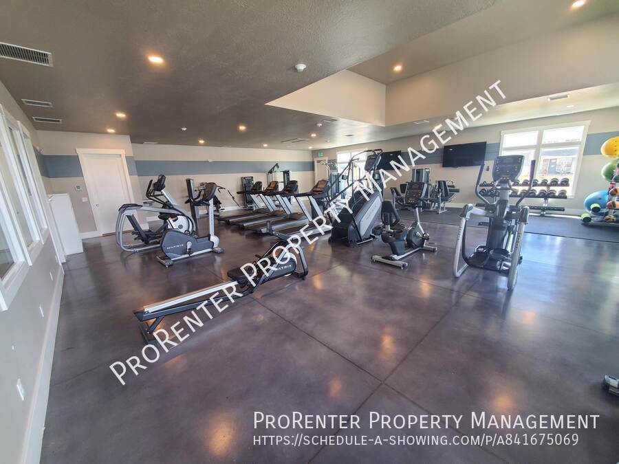 Like New 3 Bed, 2.5 Bath Syracuse Home property image