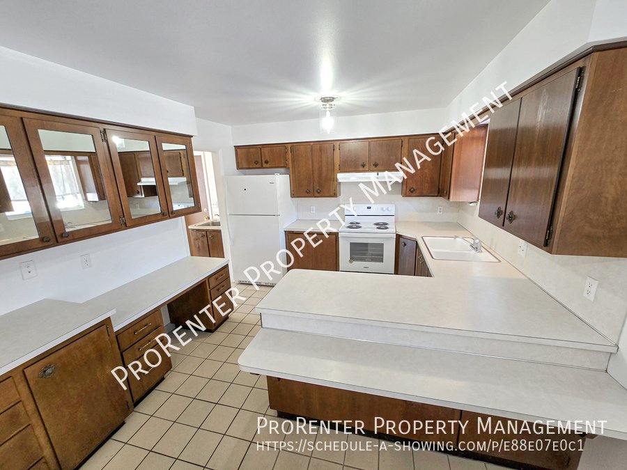 Spacious 4 Bed, 3 Bath Clinton Home property image