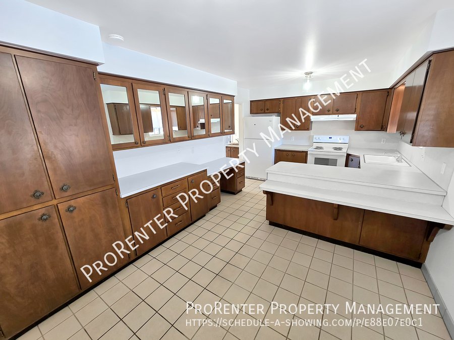 Spacious 4 Bed, 3 Bath Clinton Home property image