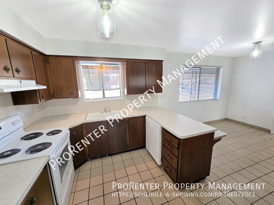 Spacious 4 Bed, 3 Bath Clinton Home property image